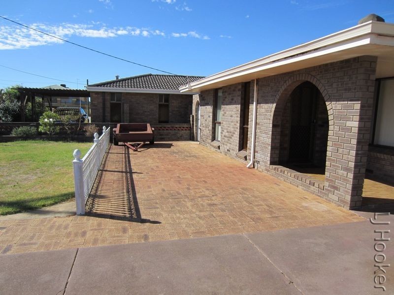 14 Wellya Crescent, South Yunderup WA 6208