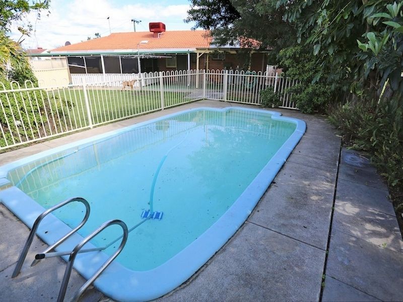 18 Kitchener Street, Dudley Park WA 6210