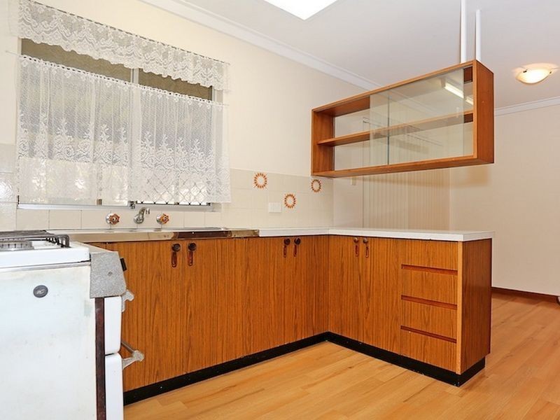 18 Kitchener Street, Dudley Park WA 6210