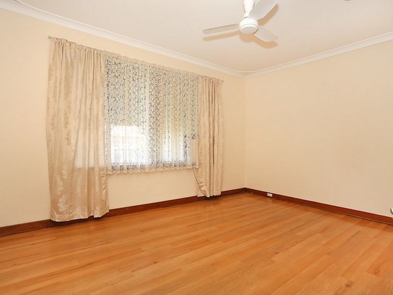 18 Kitchener Street, Dudley Park WA 6210