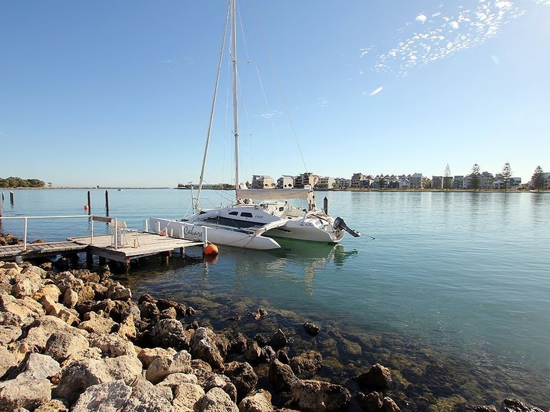 18 Kitchener Street, Dudley Park WA 6210