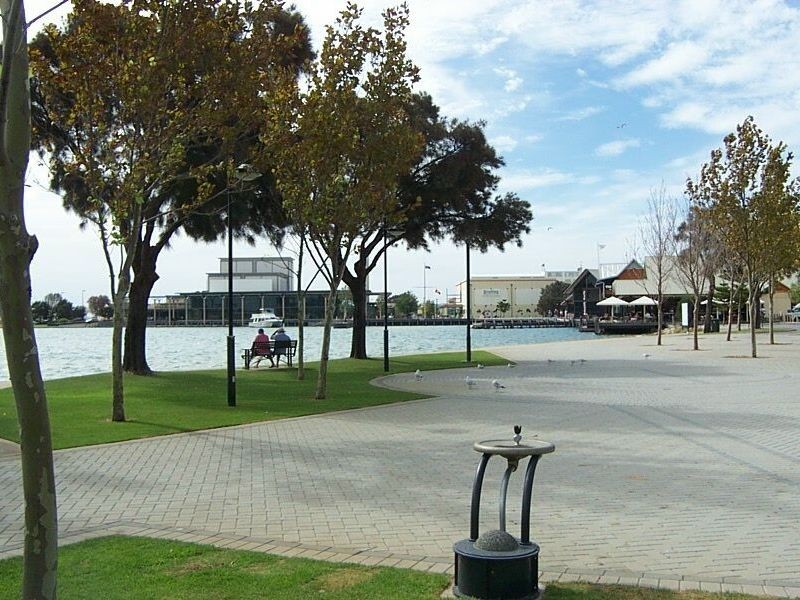 18 Kitchener Street, Dudley Park WA 6210