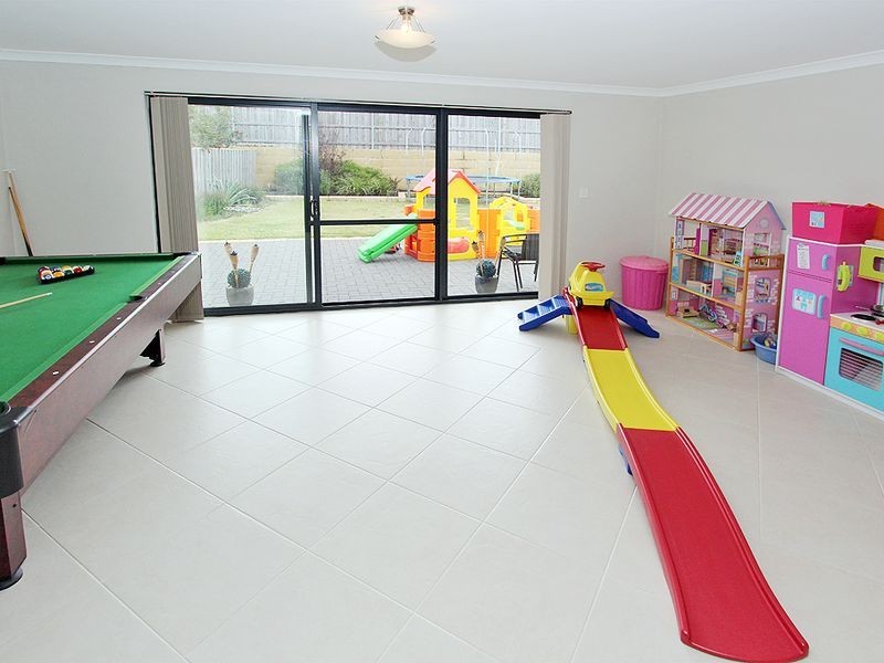 33 Seascapes Boulevard, Halls Head WA 6210