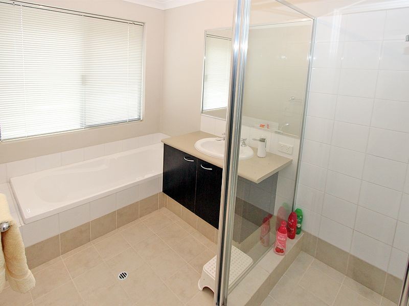 33 Seascapes Boulevard, Halls Head WA 6210