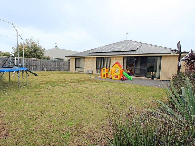 33 Seascapes Boulevard, Halls Head WA 6210