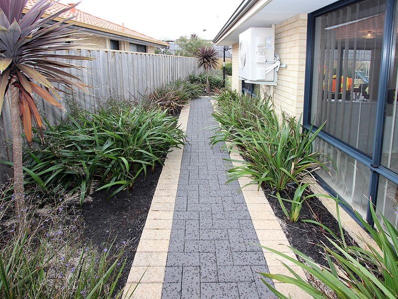 33 Seascapes Boulevard, Halls Head WA 6210