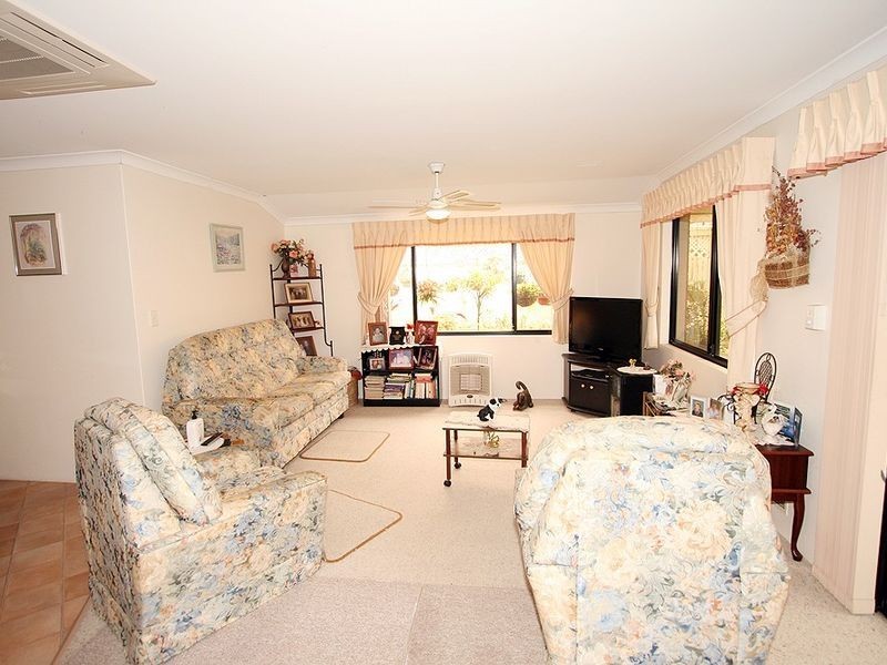 6 Crown Place, Wannanup WA 6210