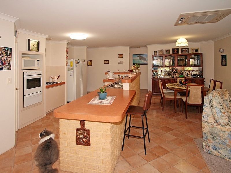 6 Crown Place, Wannanup WA 6210