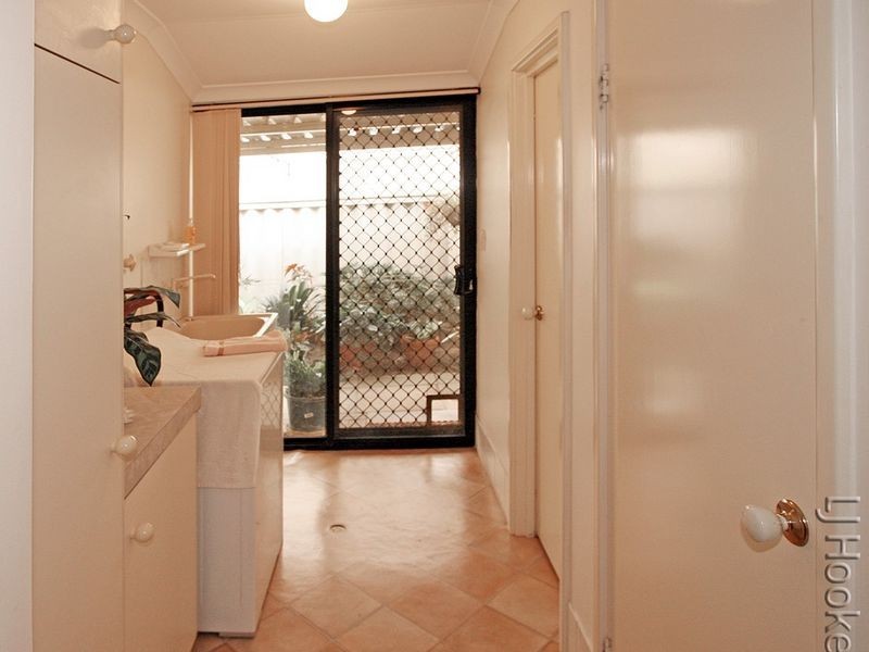 6 Crown Place, Wannanup WA 6210