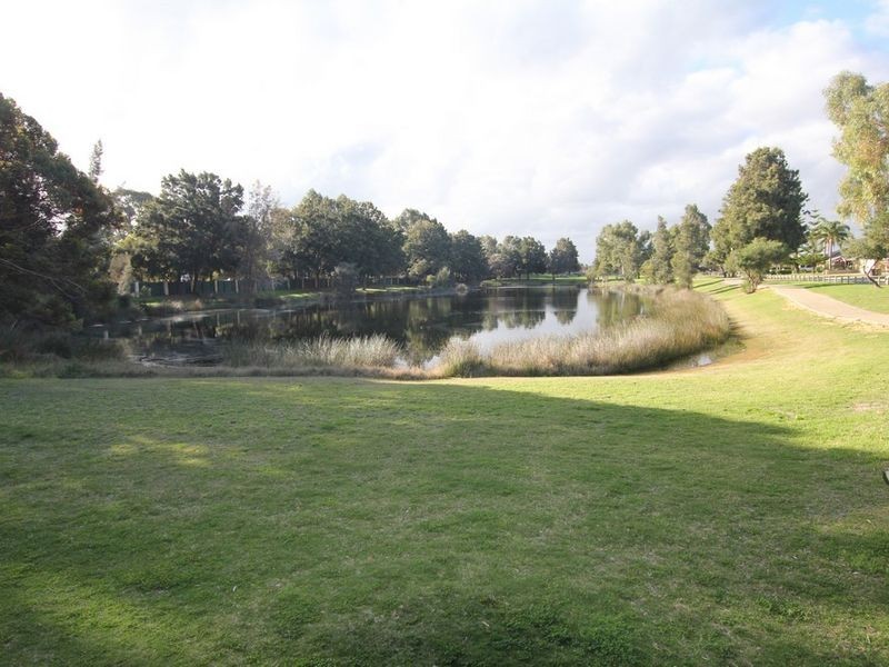 119 Oakmont Avenue, Meadow Springs WA 6210