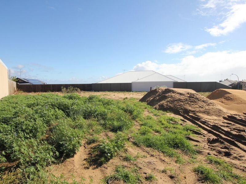 6 Lilly Pilly Lookout, Halls Head WA 6210