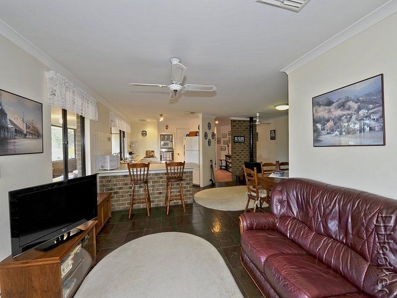 150 Banksia Terrace, South Yunderup WA 6208