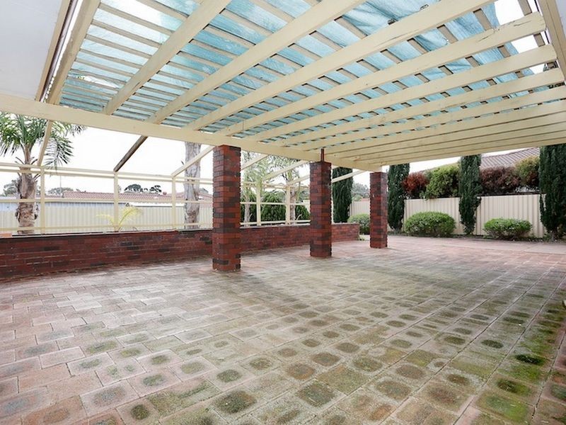 11 Columbia Close, Halls Head WA 6210