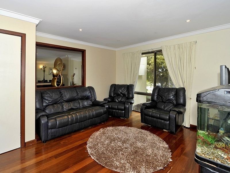 18 Armstrong Street, Halls Head WA 6210