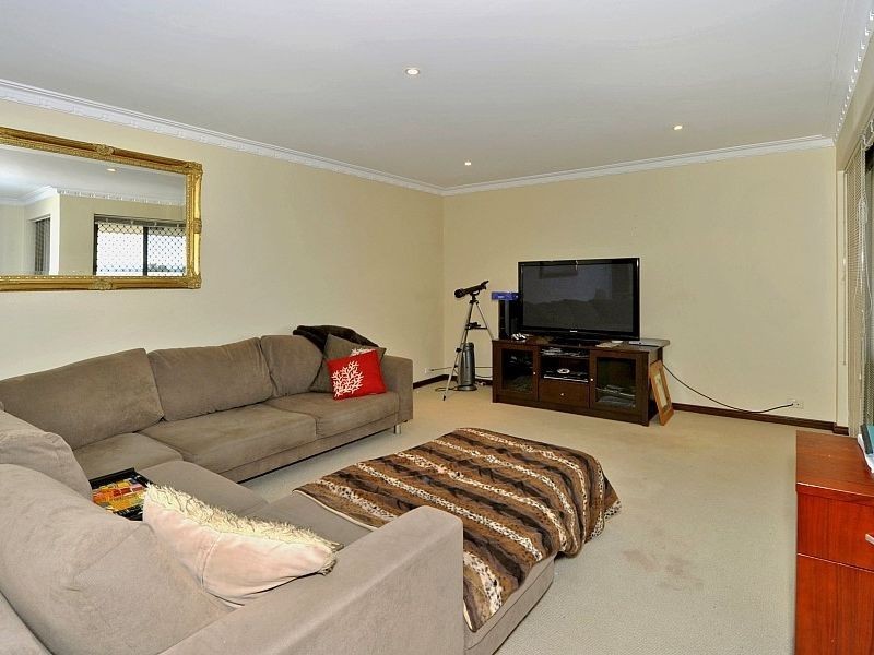 18 Armstrong Street, Halls Head WA 6210