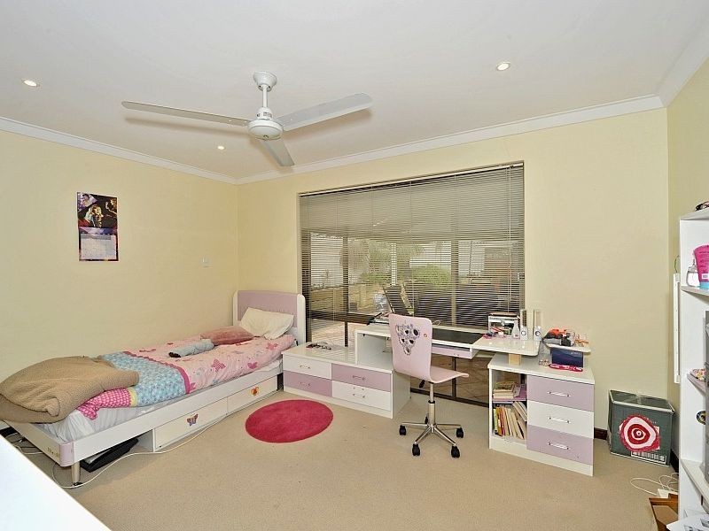 18 Armstrong Street, Halls Head WA 6210