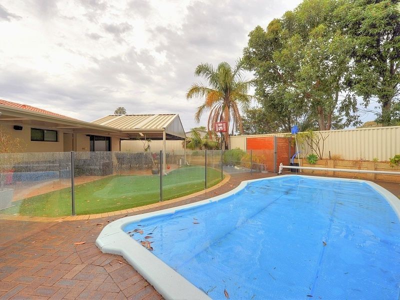 18 Armstrong Street, Halls Head WA 6210