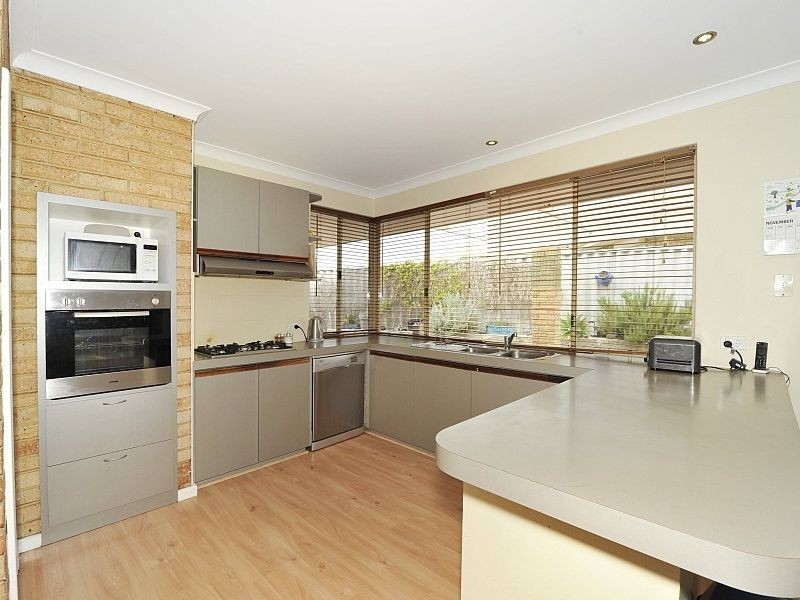 12 Seawind Drive, Silver Sands WA 6210