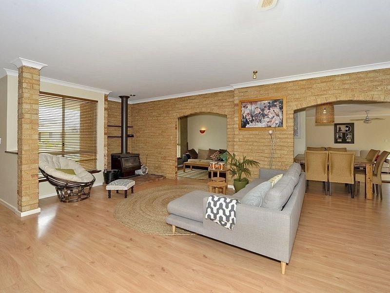 12 Seawind Drive, Silver Sands WA 6210