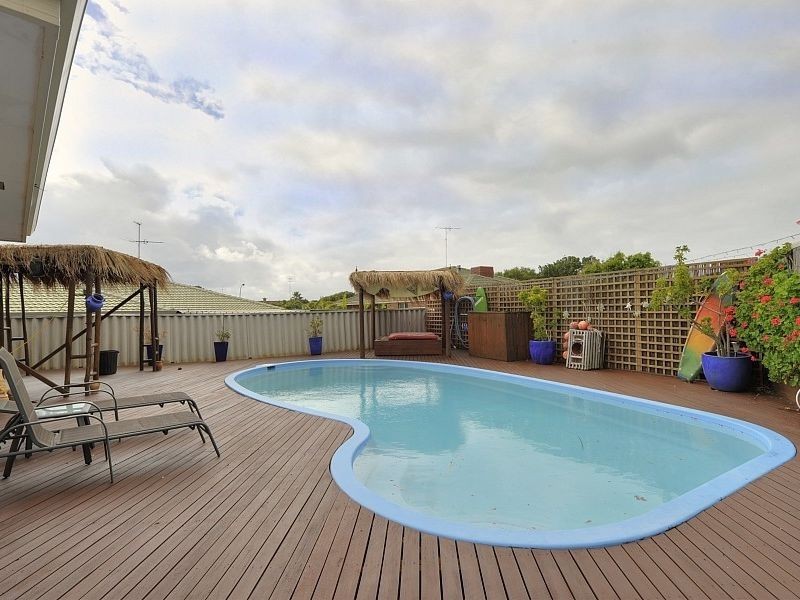 12 Seawind Drive, Silver Sands WA 6210