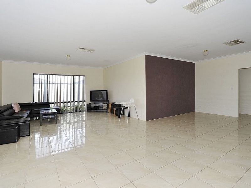 10 Formby Road, Meadow Springs WA 6210