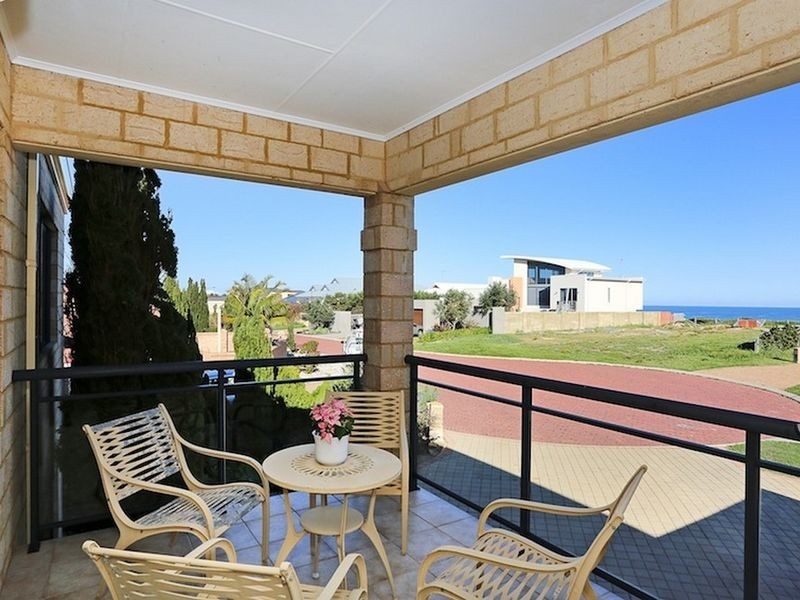 16 Capricorn Mews, Halls Head WA 6210