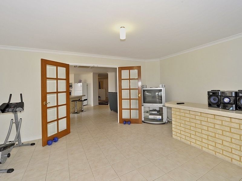 23 Peppertree Close, Wannanup WA 6210
