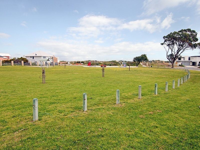 4 Haven Court, Silver Sands WA 6210