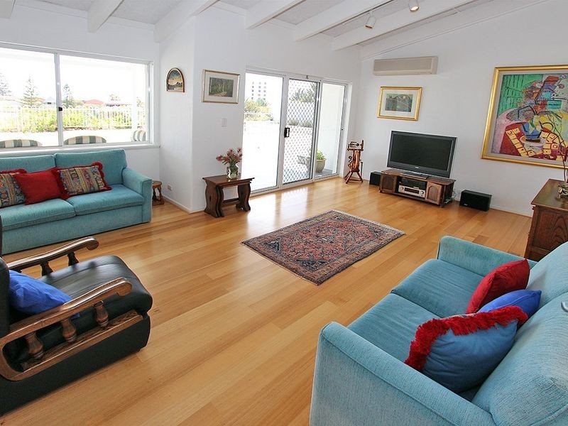 114 Leighton Road, Halls Head WA 6210