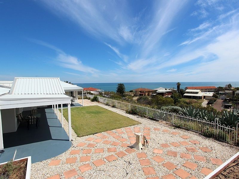 114 Leighton Road, Halls Head WA 6210