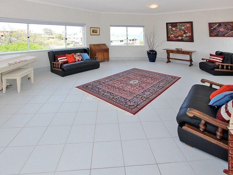 114 Leighton Road, Halls Head WA 6210