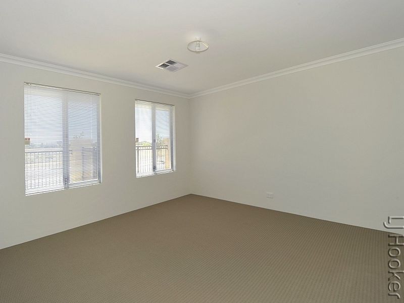 124 Badgerup Avenue, Lakelands WA 6180