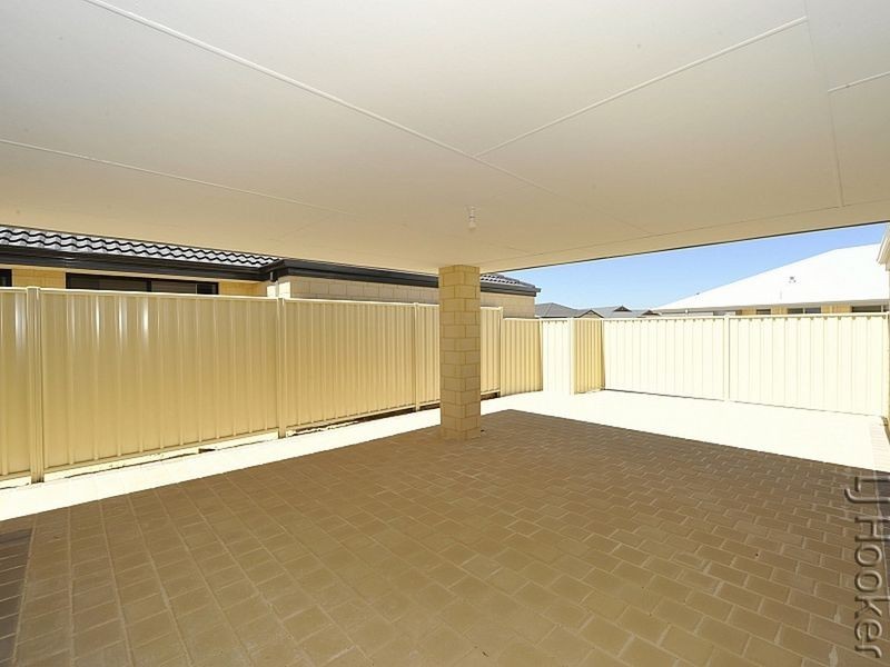 124 Badgerup Avenue, Lakelands WA 6180