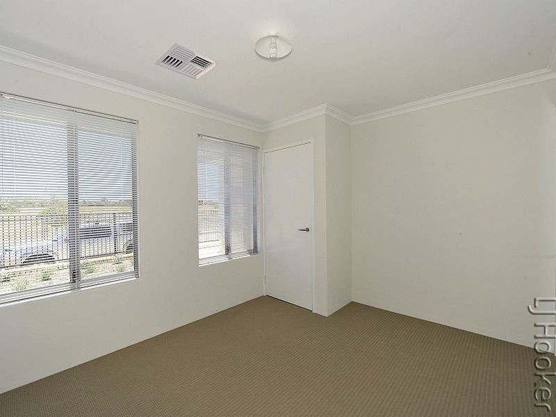 124 Badgerup Avenue, Lakelands WA 6180