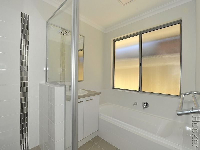 124 Badgerup Avenue, Lakelands WA 6180