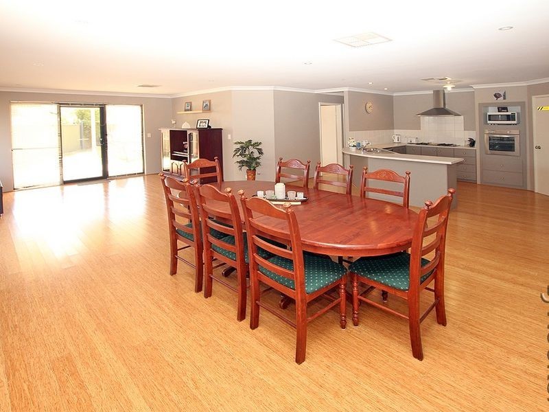 299 Oakmont Avenue, Meadow Springs WA 6210