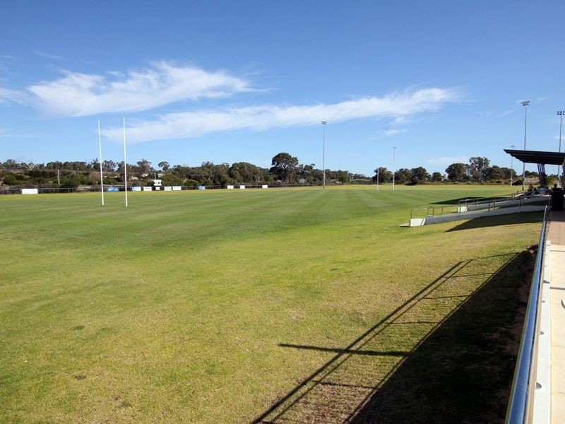 299 Oakmont Avenue, Meadow Springs WA 6210