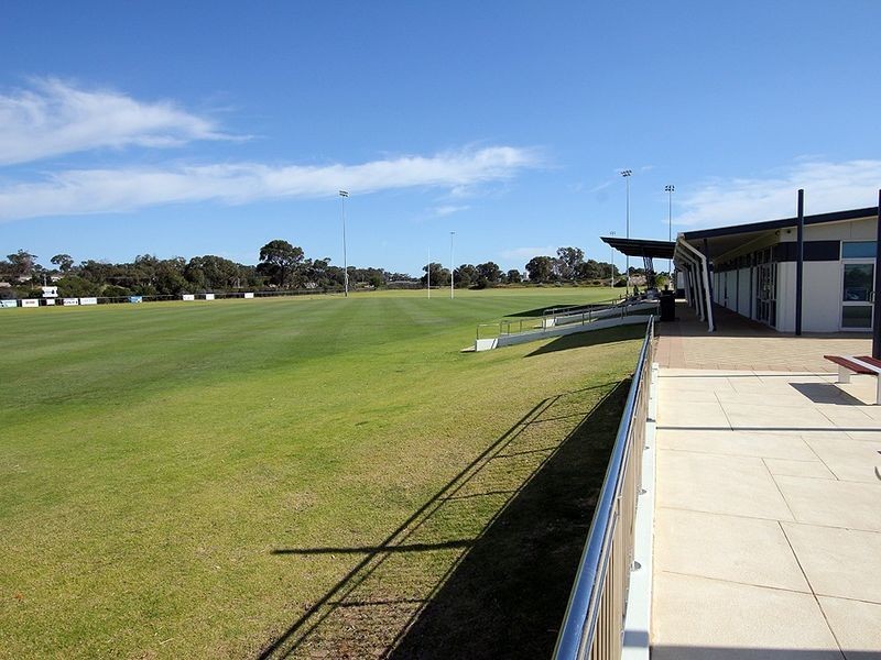 299 Oakmont Avenue, Meadow Springs WA 6210