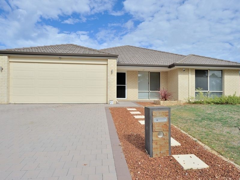 81 Warburton Trail, Lakelands WA 6180