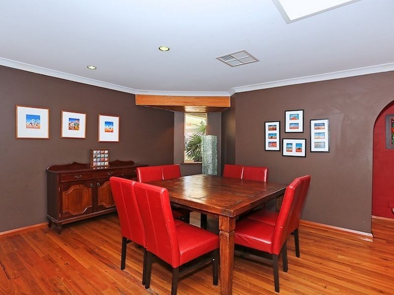 6 Camellia Court, Halls Head WA 6210