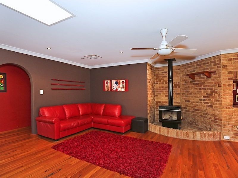 6 Camellia Court, Halls Head WA 6210