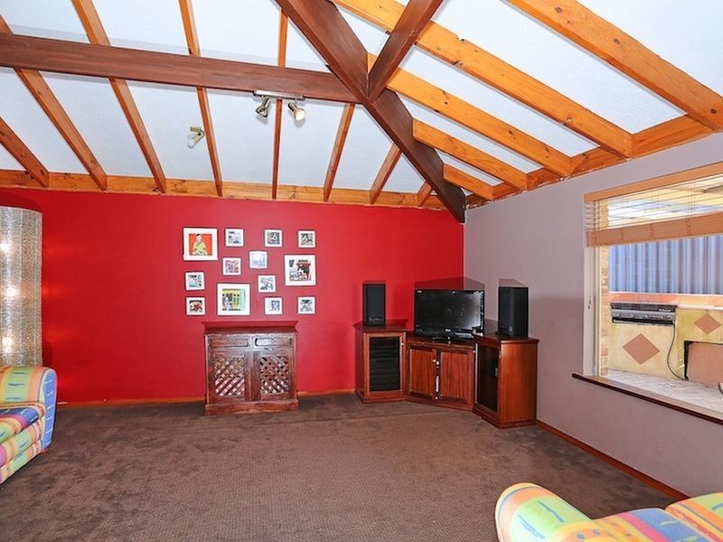 6 Camellia Court, Halls Head WA 6210