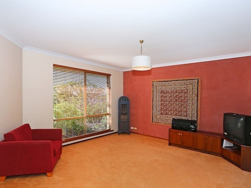 6 Camellia Court, Halls Head WA 6210