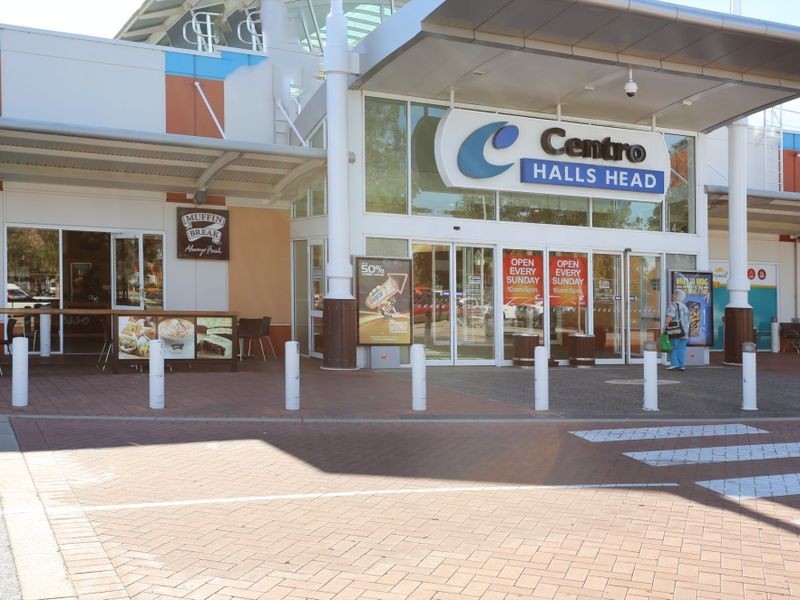 6 Camellia Court, Halls Head WA 6210