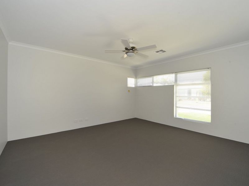 33 Skylark Loop, Erskine WA 6210