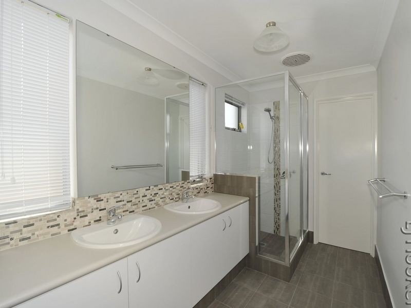 33 Skylark Loop, Erskine WA 6210