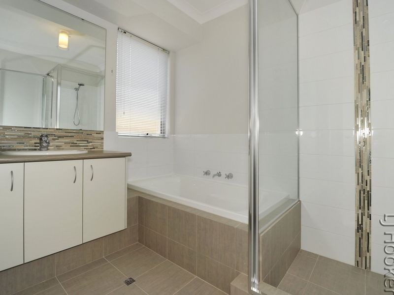 33 Skylark Loop, Erskine WA 6210