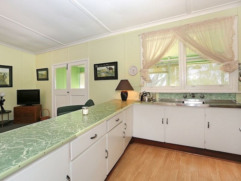 24 Peter Street, Halls Head WA 6210