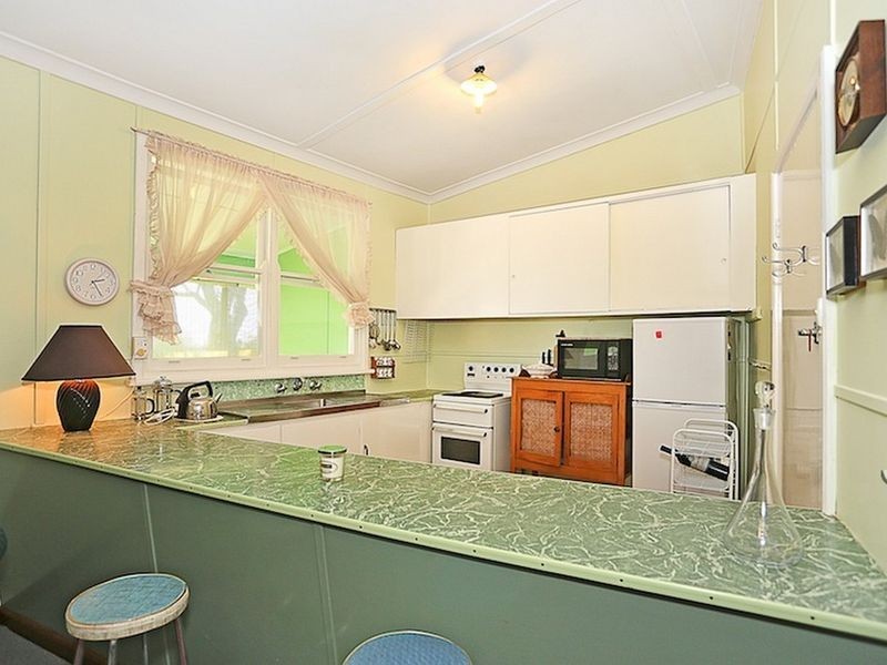 24 Peter Street, Halls Head WA 6210