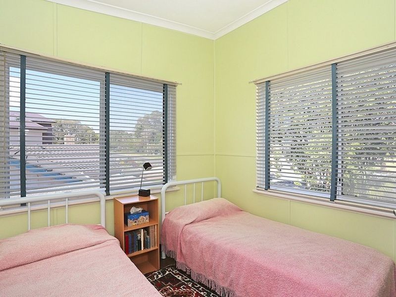 24 Peter Street, Halls Head WA 6210